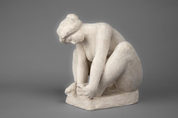  A. Maillol Jeune fille à l’épine, 1921, terre cuite, Perpignan,musée d’art Hyacinthe Rigaud. Photo Ville de Perpignan, Musée d'art Hyacinthe Rigaud. P. Marchesan