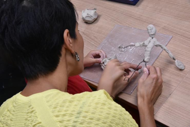 Atelier modelage au musée d'art Hyacinthe Rigaud