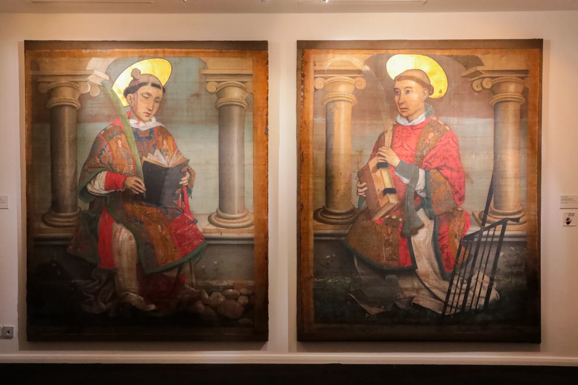 Scénographie de l'exposition des Volets d'orgue de la cathédrale de Perpignan