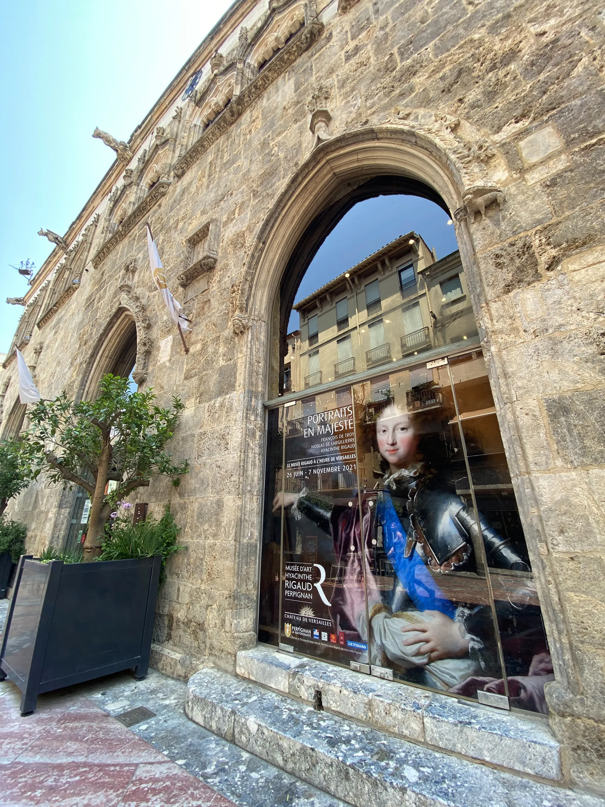 Affichage Portrais en majesté - Office de tourisme de Perpignan